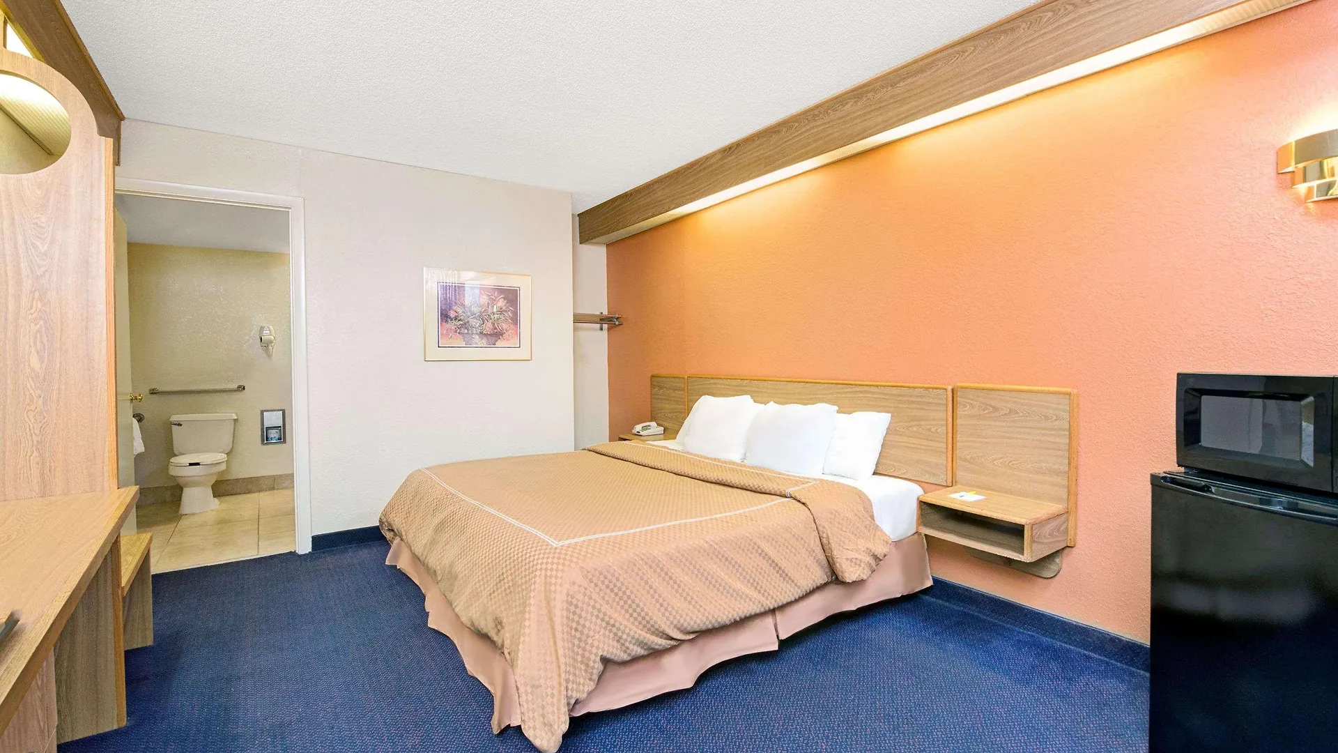 ** Motell Days Inn By Wyndham Charlotte Northlake USA