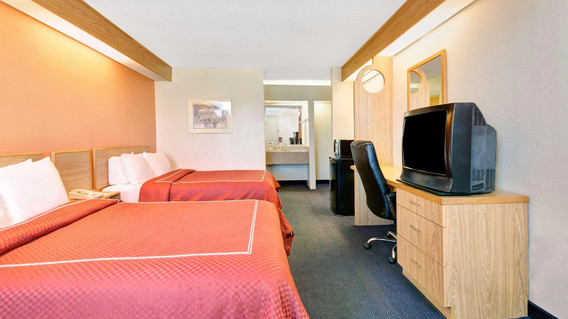 Days Inn By Wyndham Charlotte Northlake